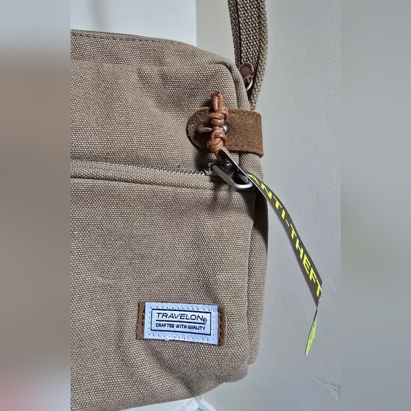 Travelon Heritage Crossbody Anti-Theft Messenger Bag New With Tags - Picture 2 of 13